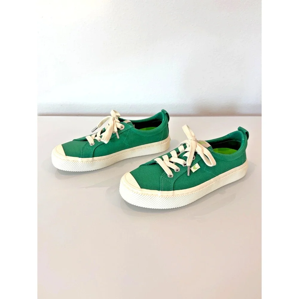 Cariuma Low Top Sneakers Women's 6.5 Green Sustainable Canvas Casual Streetwear